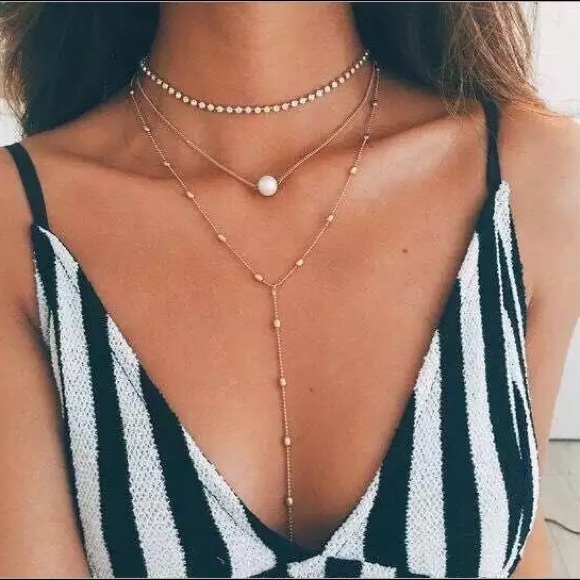 3/$30 💛 Multi Layer Charm Pendant Necklace - Picture 1 of 1